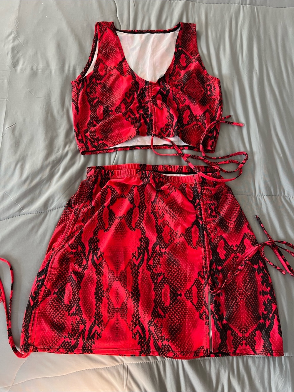 Red & Black Snake Print Women's Pull String Crop Top & Skirt Set
